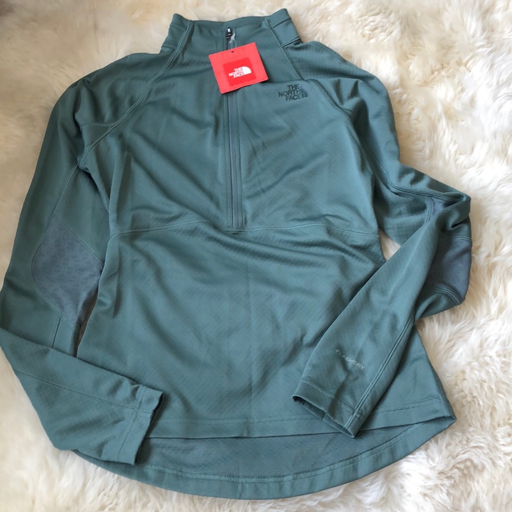 NWT North Face 1/4 Zip Pullover Slim Fit so small